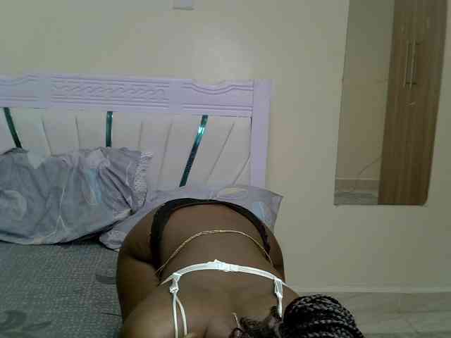 PetiteNoir webcam