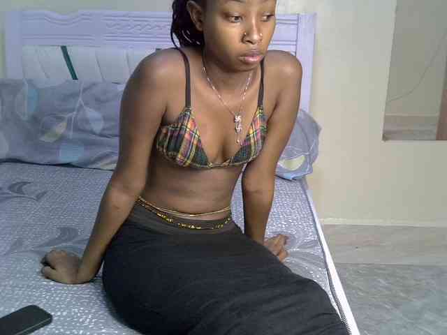 PetiteNoir webcam
