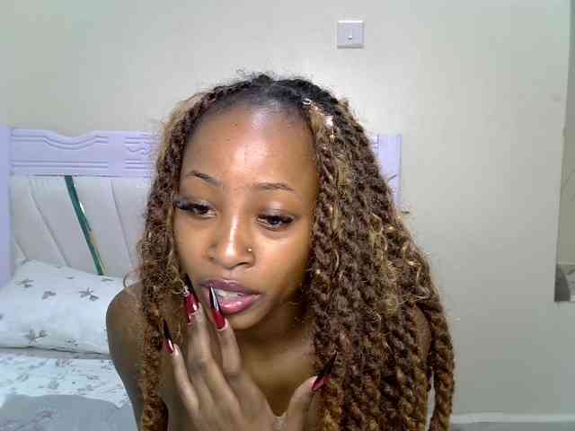 PetiteNoir webcam