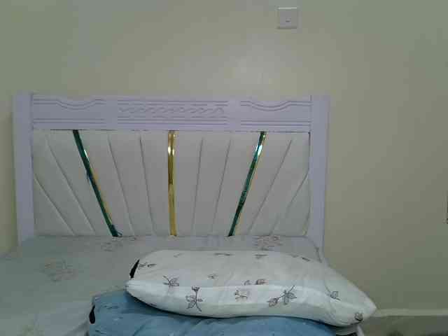 PetiteNoir webcam
