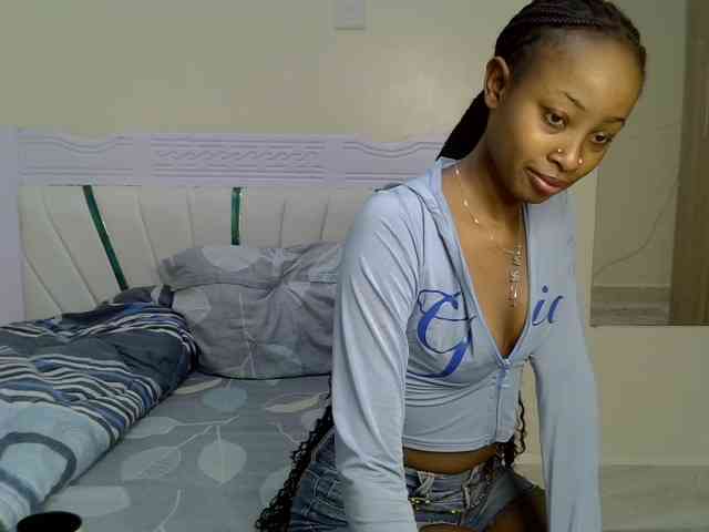 PetiteNoir webcam