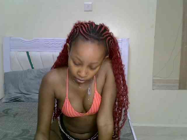 PetiteNoir webcam