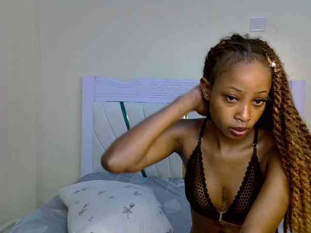 PetiteNoir webcam
