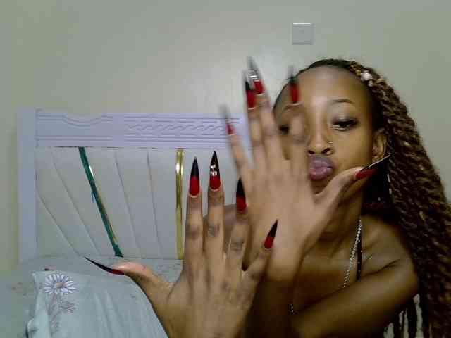 PetiteNoir webcam