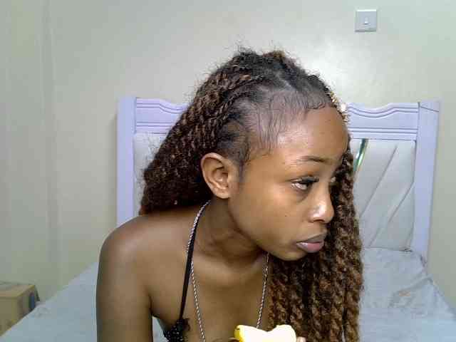 PetiteNoir webcam