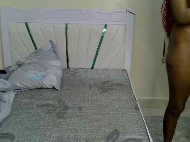 PetiteNoir webcam