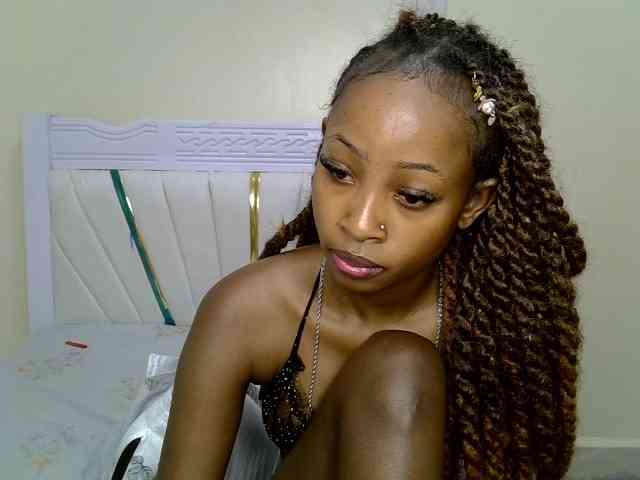 PetiteNoir webcam