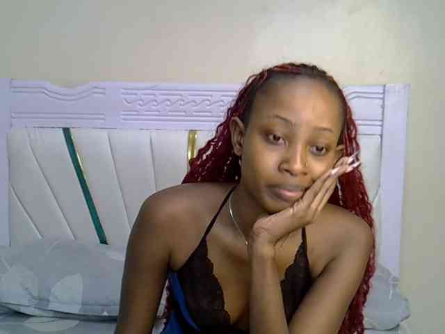 PetiteNoir webcam