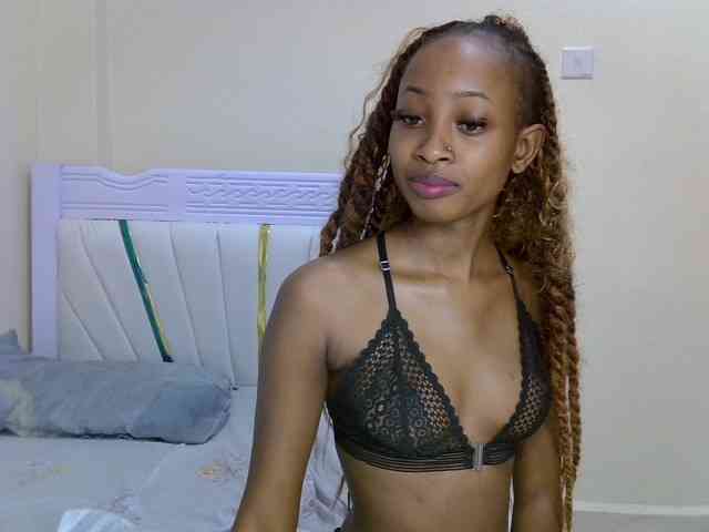 PetiteNoir webcam