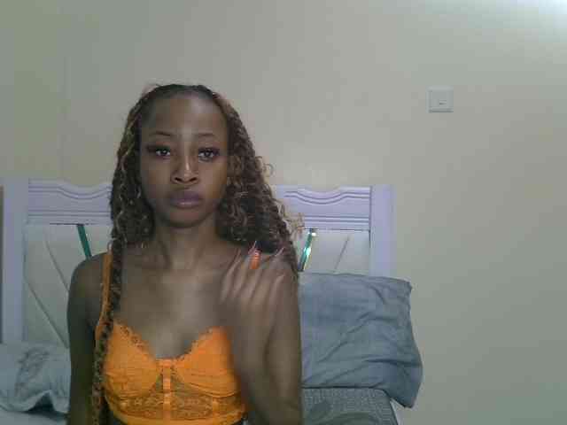 PetiteNoir webcam