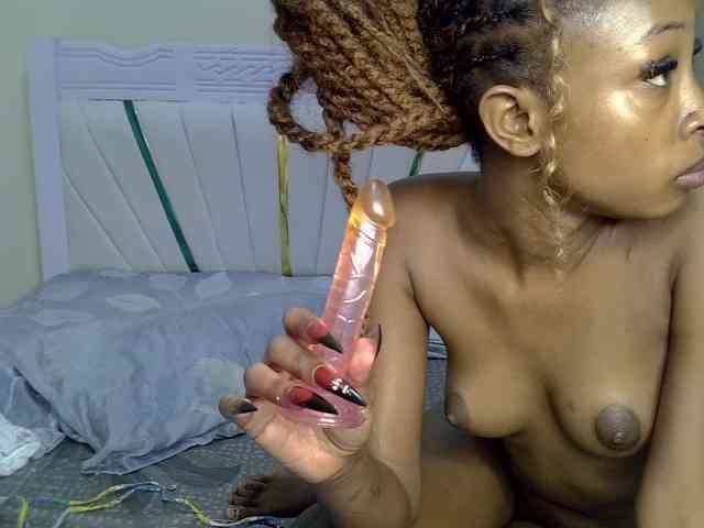 PetiteNoir webcam