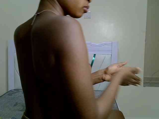 PetiteNoir webcam