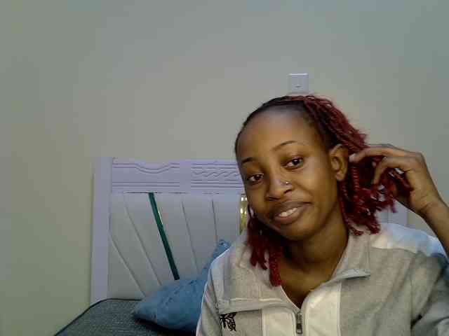 PetiteNoir webcam