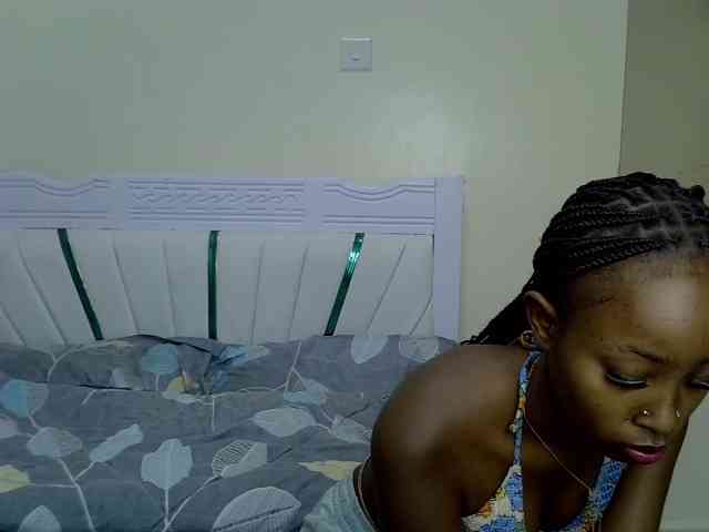 PetiteNoir webcam