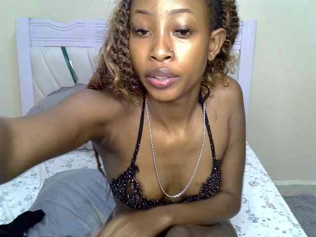 PetiteNoir webcam