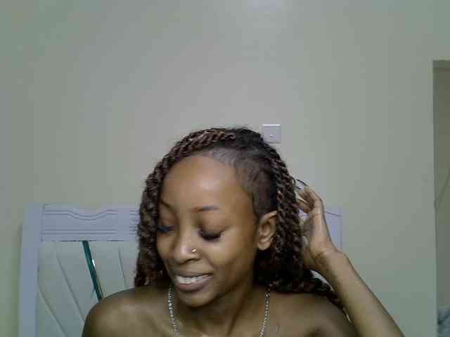 PetiteNoir webcam