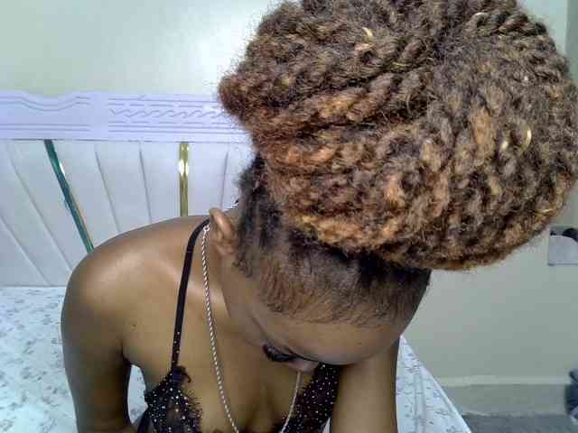 PetiteNoir webcam