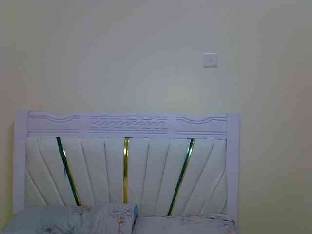 PetiteNoir webcam