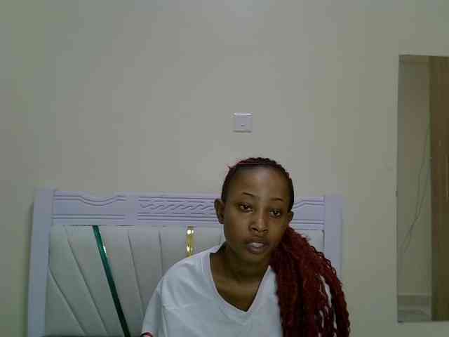 PetiteNoir webcam