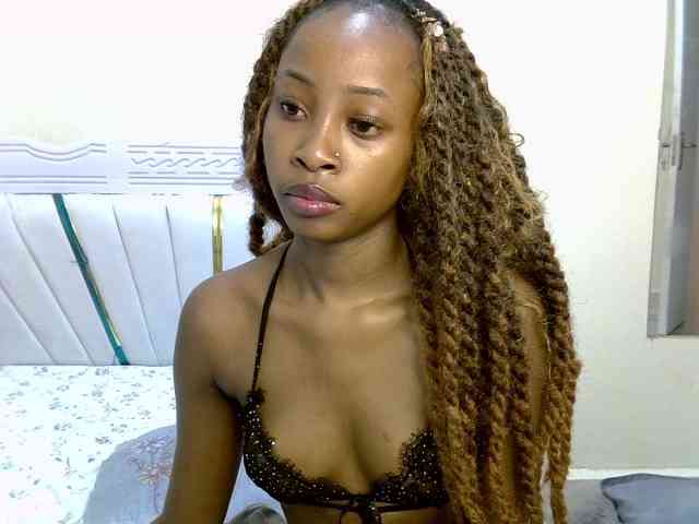 PetiteNoir webcam