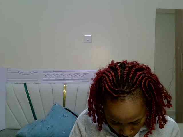 PetiteNoir webcam