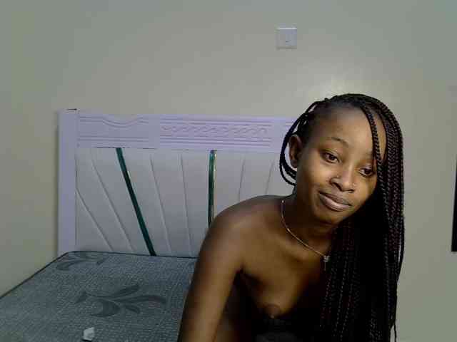 PetiteNoir webcam