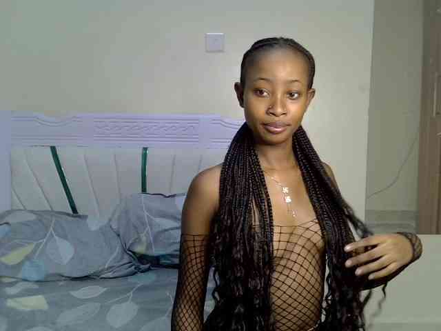 PetiteNoir webcam