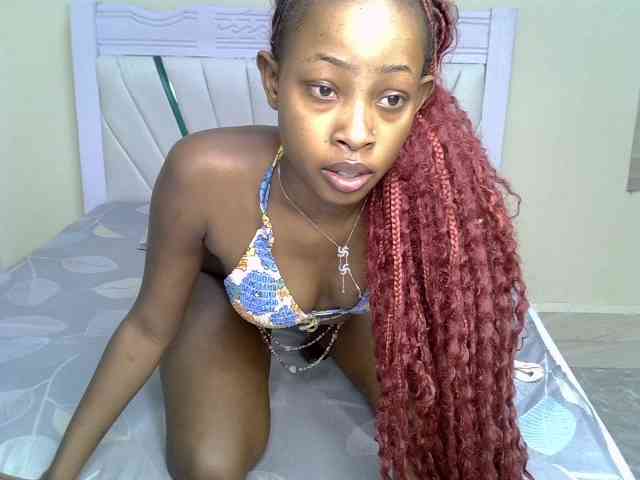 PetiteNoir webcam