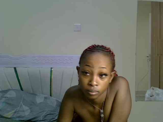 PetiteNoir webcam