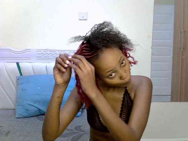 PetiteNoir webcam