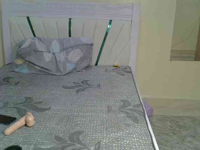 PetiteNoir webcam