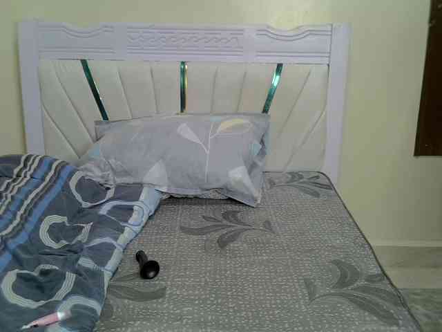 PetiteNoir webcam