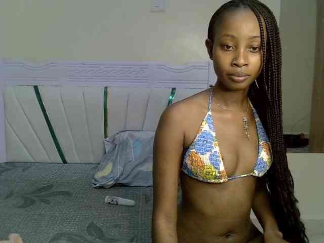 PetiteNoir webcam