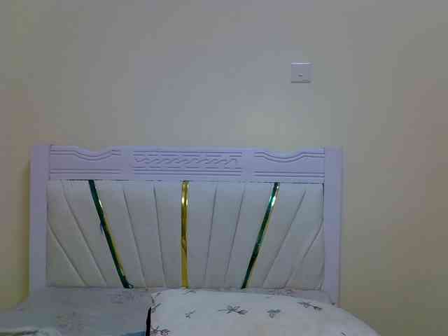 PetiteNoir webcam