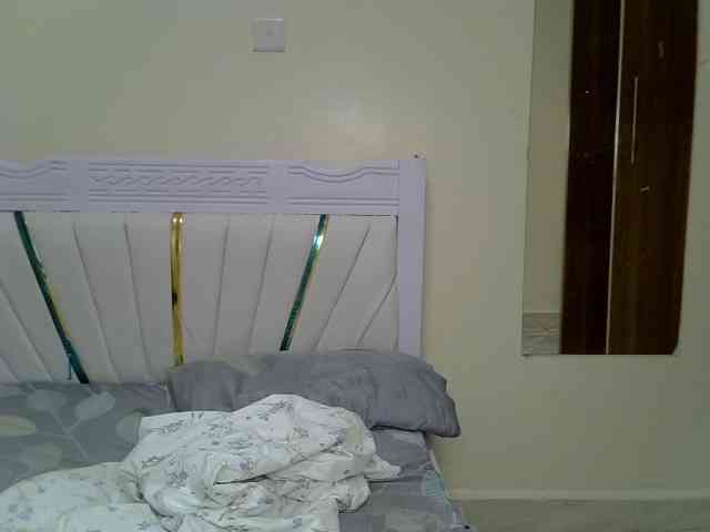 PetiteNoir webcam