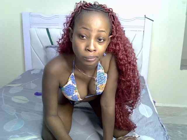 PetiteNoir webcam