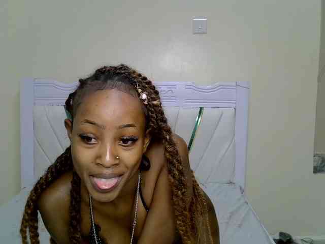 PetiteNoir webcam