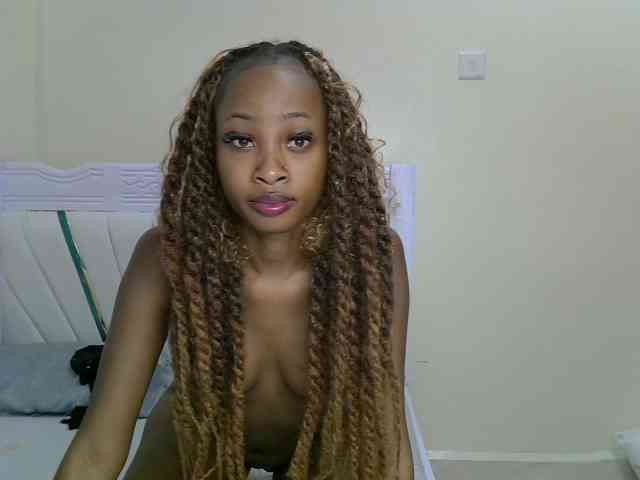 PetiteNoir webcam