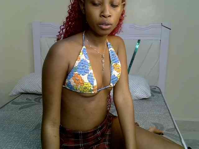 PetiteNoir webcam