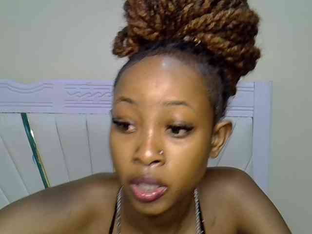 PetiteNoir webcam