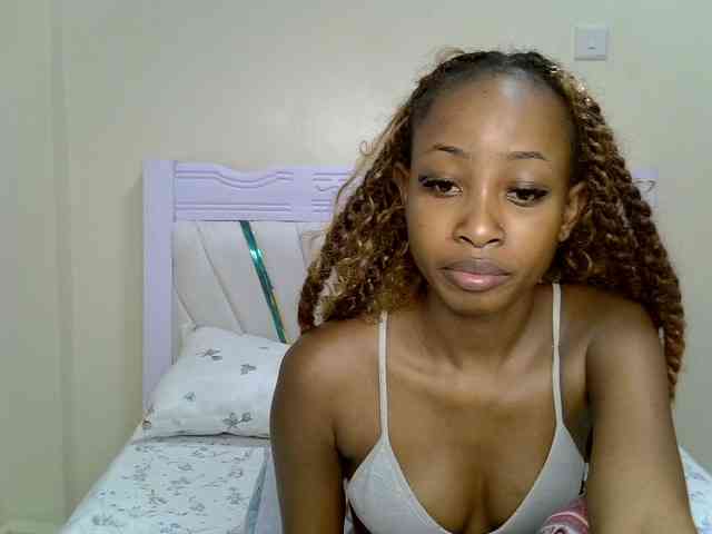 PetiteNoir webcam