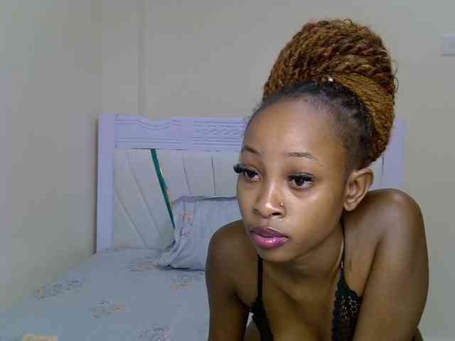 PetiteNoir webcam