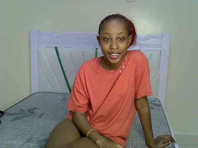 PetiteNoir webcam