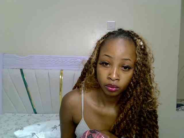 PetiteNoir webcam