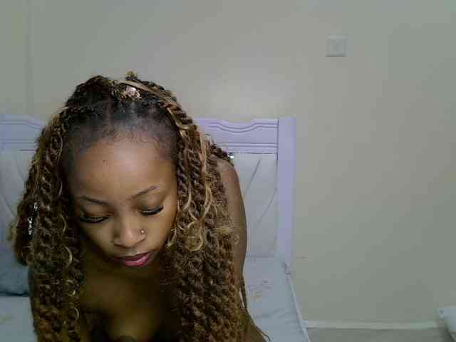PetiteNoir webcam