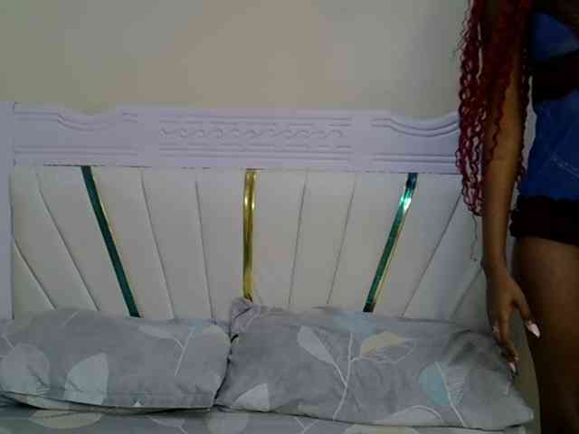 PetiteNoir webcam