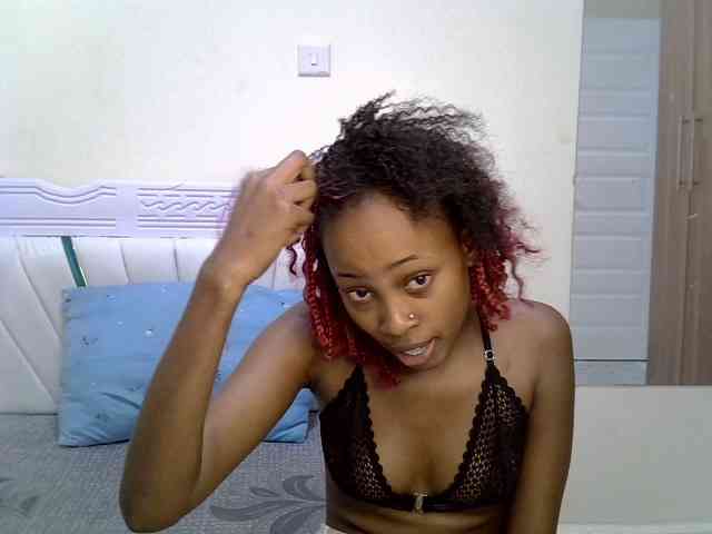 PetiteNoir webcam