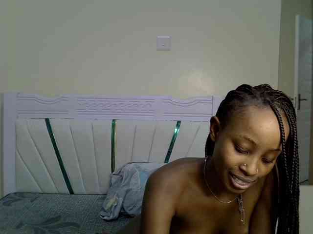 PetiteNoir webcam