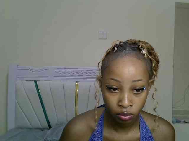 PetiteNoir webcam