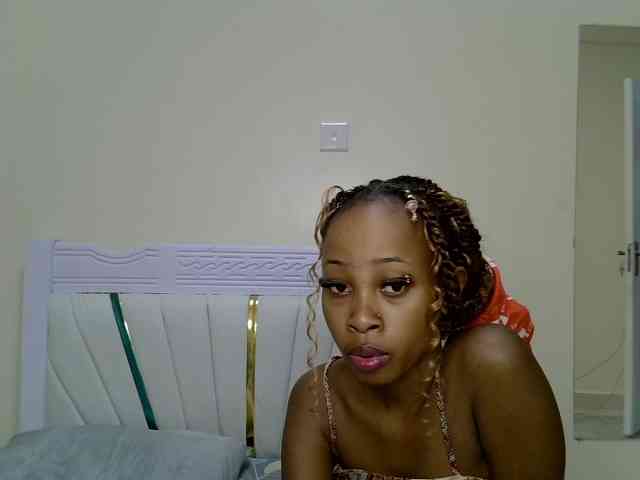 PetiteNoir webcam